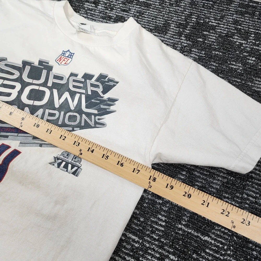 Reebok T-Shirt Youth Large White New York Giants Super Bowl XLVI Champions